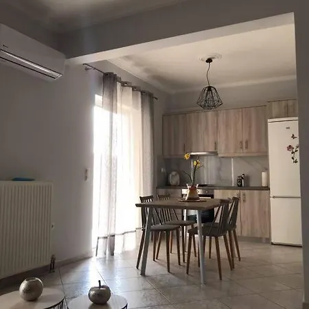 Three Graces In Appartamento *