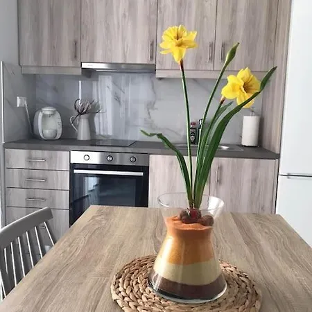 Three Graces In Apartamento Náuplia